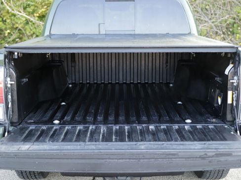 Used 2022 Toyota Tacoma TRD Off-Road w/ TRD Premium Off Road Package AWD/4WD image 31