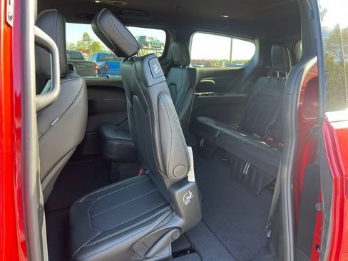 New 2026 Chrysler Pacifica Select AWD/4WD image 35