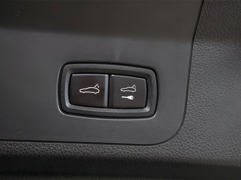 Used 2020 Porsche Panamera 4 image 69