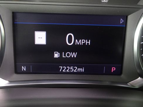 Used 2023 Chevrolet Traverse RS image 33