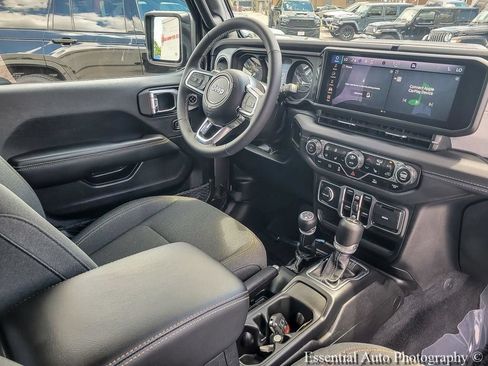 Certified 2025 Jeep Wrangler Unlimited Sahara AWD/4WD image 26
