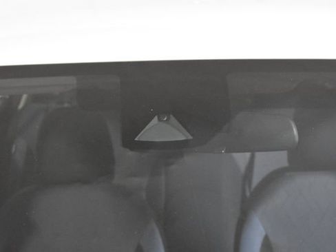Used 2025 Nissan Versa SV w/ Trunk Package FWD image 31