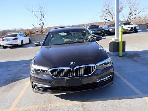 Used 2018 BMW 530i xDrive image 3