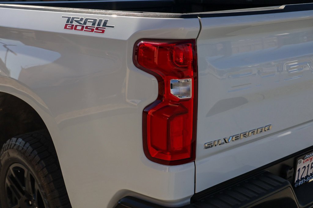 Used 2025 Chevrolet Silverado 1500 LT Trail Boss w/ Protection Package AWD/4WD image 8