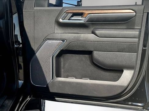 Used 2024 Chevrolet Silverado 2500 High Country w/ High Country Premium Package AWD/4WD image 29