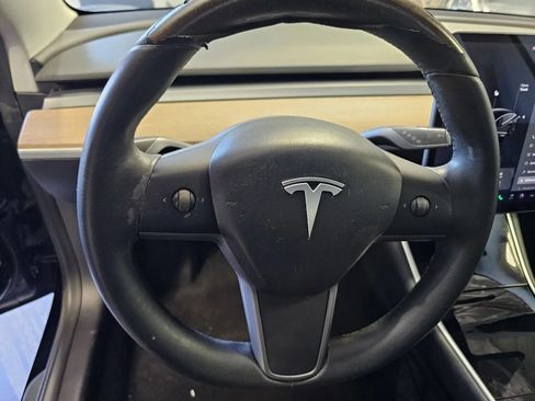 Used 2020 Tesla Model 3 Standard Range Plus RWD image 15