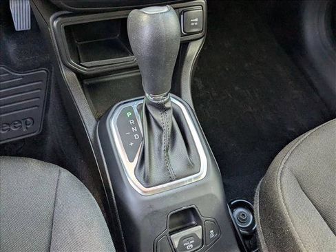 Used 2021 Jeep Renegade Sport image 11