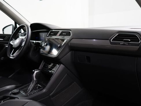 Used 2023 Volkswagen Tiguan SE w/ Panoramic Sunroof Package AWD/4WD image 29