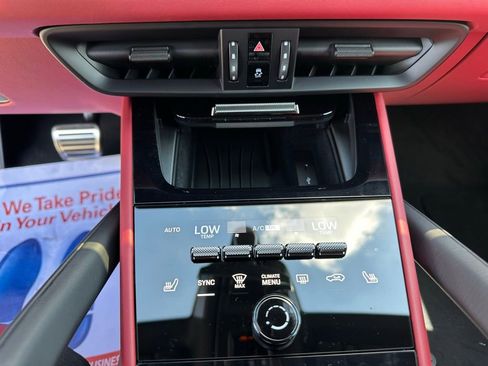 Used 2025 Porsche Cayenne S image 23