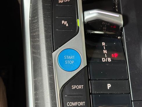 Used 2023 BMW i4 eDrive40 w/ M Sport Package image 29