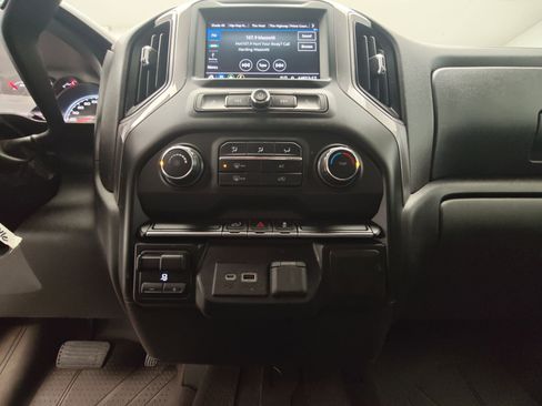 Used 2021 Chevrolet Silverado 1500 Custom image 27