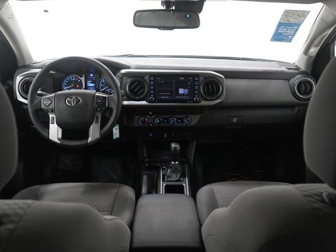 Used 2020 Toyota Tacoma SR5 image 12