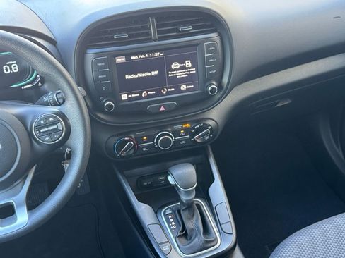 Used 2025 Kia Soul LX w/ LX Technology Package image 20