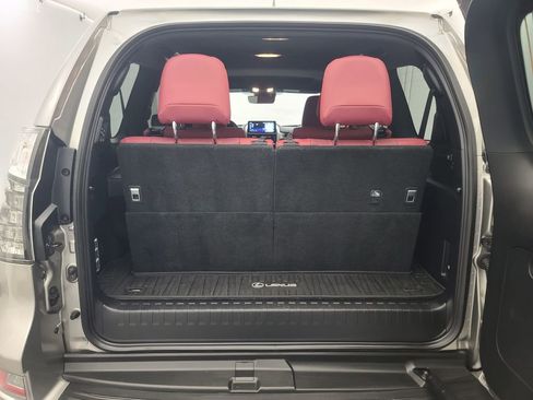 Used 2023 Lexus GX 460 Premium w/ Accessory Package image 17