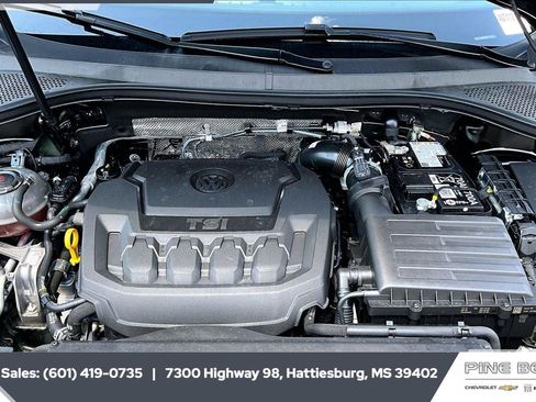 Used 2024 Volkswagen Tiguan SE R-Line FWD image 8