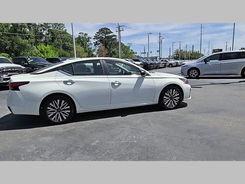 Used 2025 Nissan Altima 2.5 SV image 33