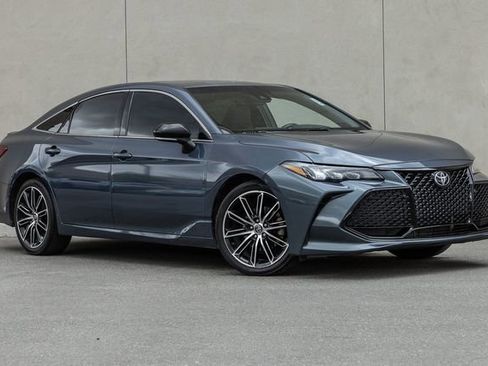 Used 2019 Toyota Avalon XSE FWD image 17