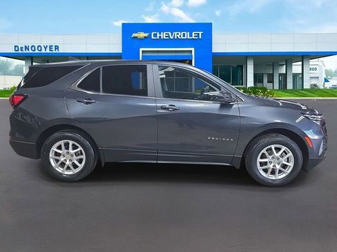 Used 2022 Chevrolet Equinox LT image 8