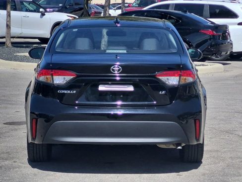 Certified 2025 Toyota Corolla LE FWD image 4