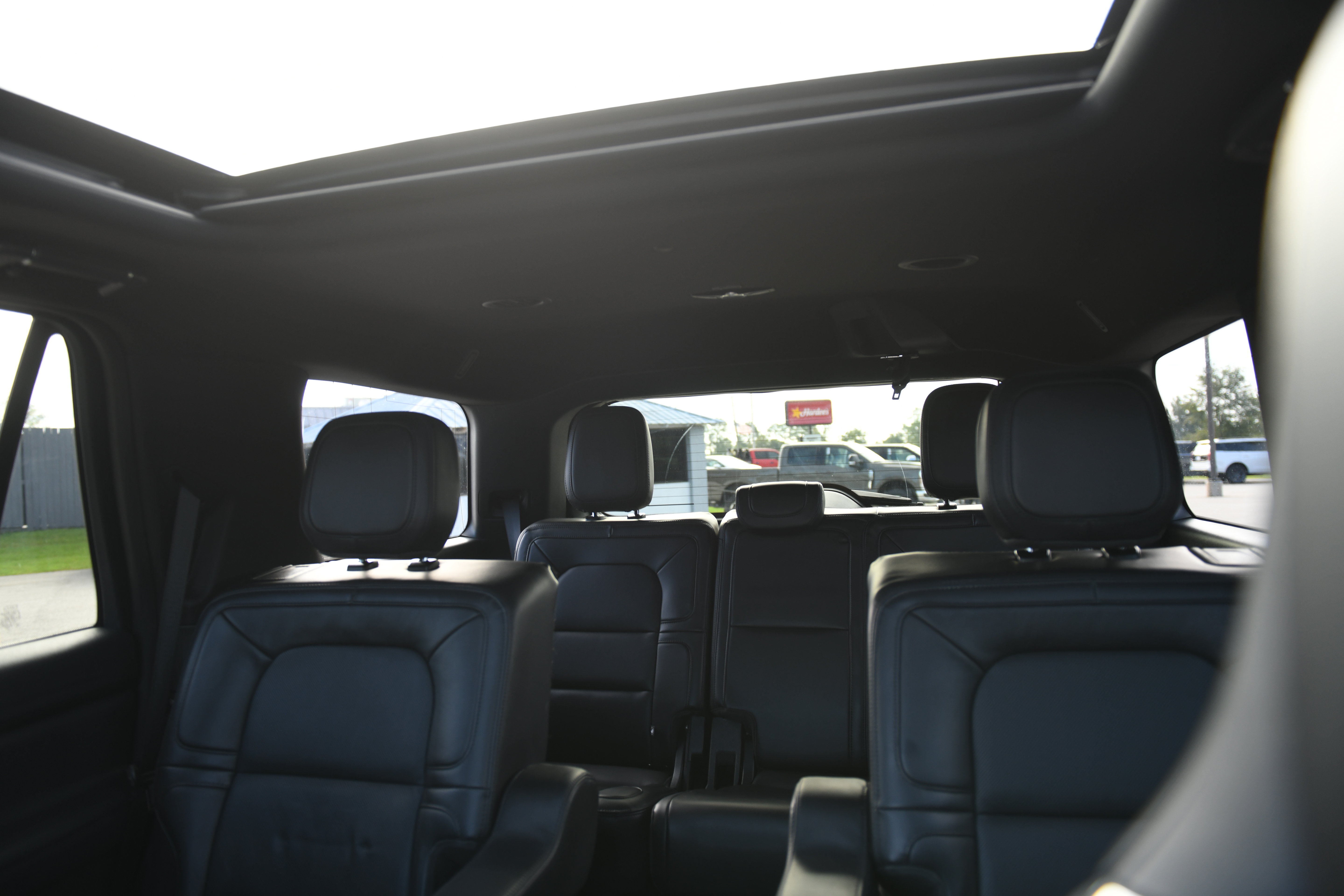 Used 2023 Lincoln Navigator Reserve w/ Monochromatic Package RWD image 39
