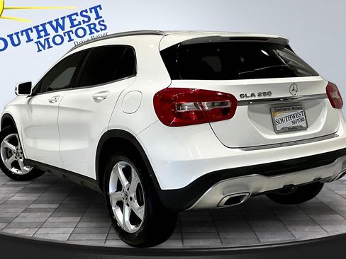 Used 2019 Mercedes-Benz GLA 250 w/ Convenience Package image 4