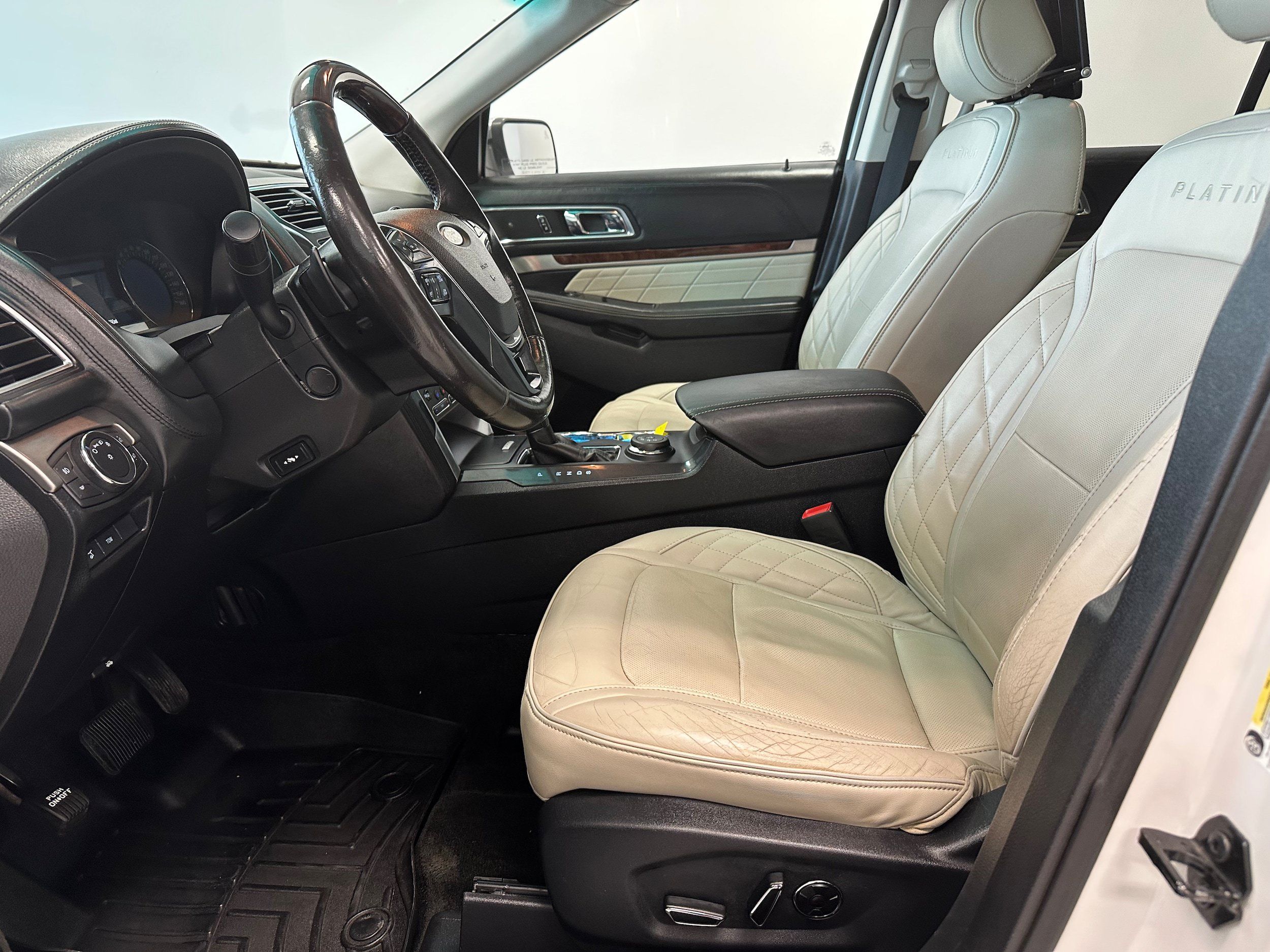 Used 2016 Ford Explorer Platinum AWD/4WD image 11