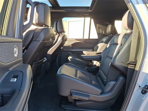 New 2025 Lincoln Navigator L Reserve w/ Jet Appearance Package image 5