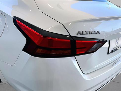 Used 2025 Nissan Altima 2.5 SL FWD image 27