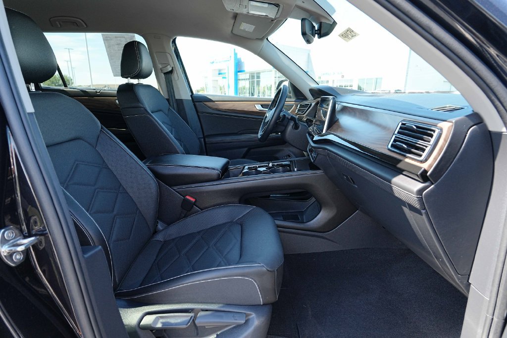 Used 2026 Volkswagen Atlas SE AWD/4WD image 24