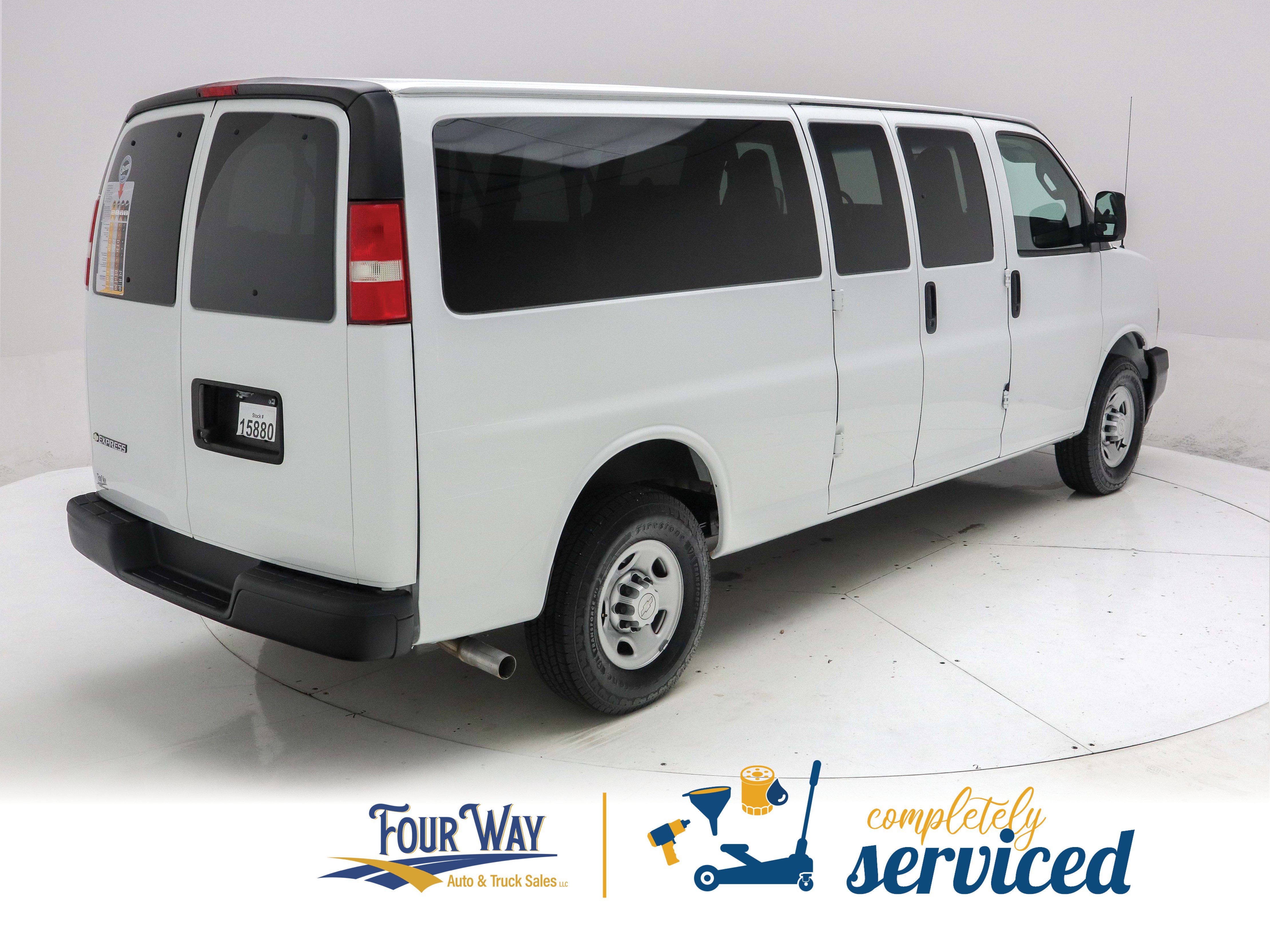 Used 2019 Chevrolet Express 3500 LS RWD image 4