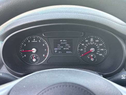 Used 2020 Kia Sorento LX AWD/4WD image 26