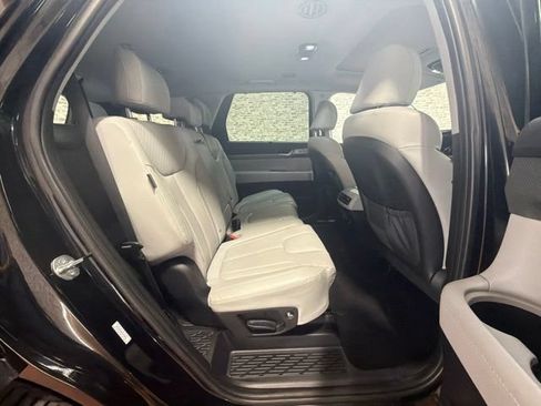 Used 2024 Hyundai Palisade SEL FWD image 12