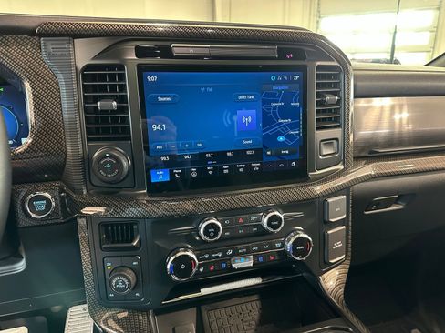 Used 2025 Ford F150 Lariat w/ Equipment Group 502A High image 27