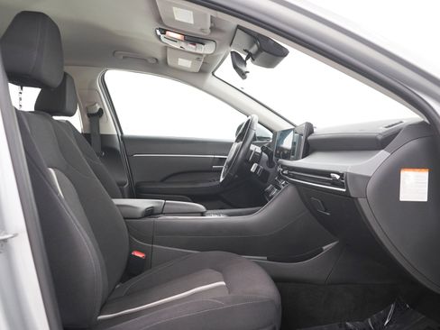 Used 2025 Hyundai Sonata SEL FWD image 11