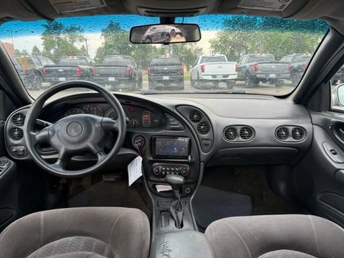 Used 2004 Pontiac Bonneville SE FWD image 2