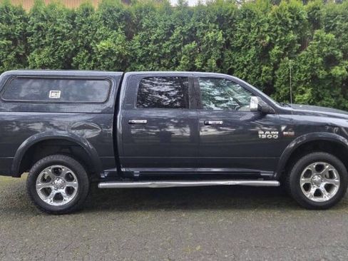 Used 2015 RAM 1500 Laramie w/ Convenience Group AWD/4WD image 11