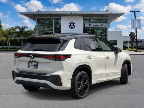 New 2026 Volkswagen Tiguan SE R-Line FWD image 4