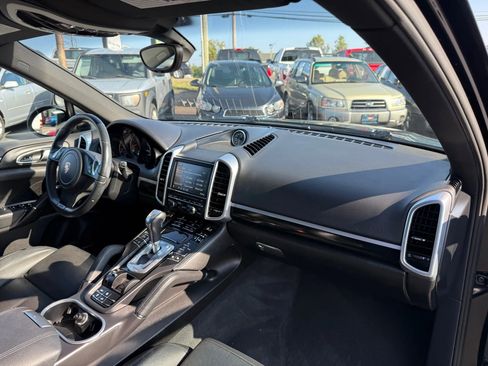 Used 2012 Porsche Cayenne image 15