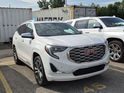Used 2018 GMC Terrain Denali w/ Advanced Safety Package AWD/4WD image 2