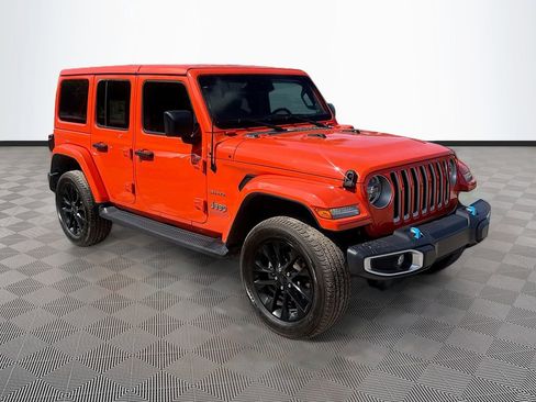Used 2023 Jeep Wrangler Unlimited Sahara w/ Cold Weather Group AWD/4WD image 4