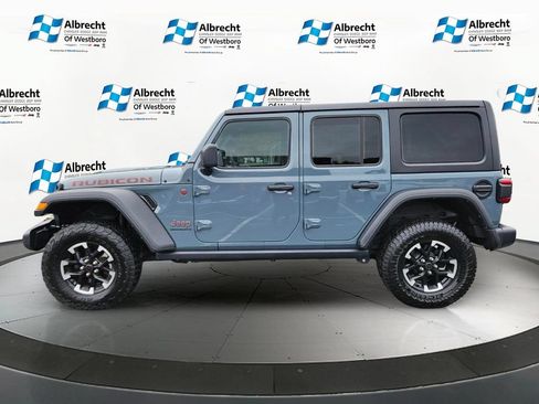 Used 2025 Jeep Wrangler Unlimited Rubicon AWD/4WD image 2