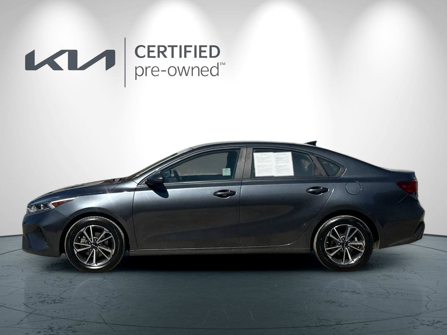 Used 2022 Kia Forte LXS FWD image 7