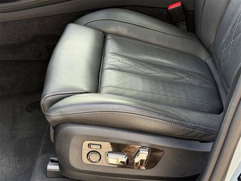 Used 2025 BMW X7 M60i image 22