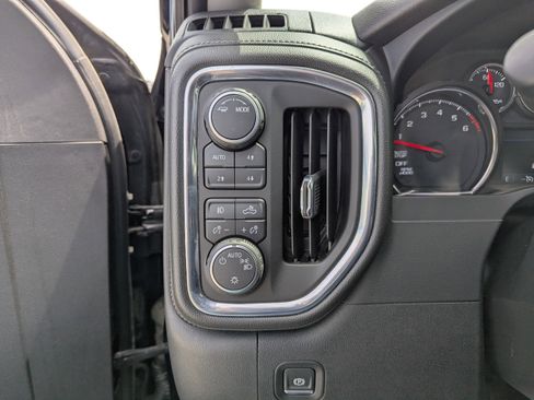 Used 2020 Chevrolet Silverado 1500 RST AWD/4WD image 15