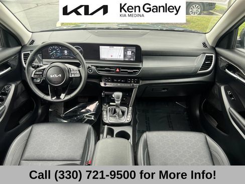 Certified 2025 Kia Seltos EX AWD/4WD image 44