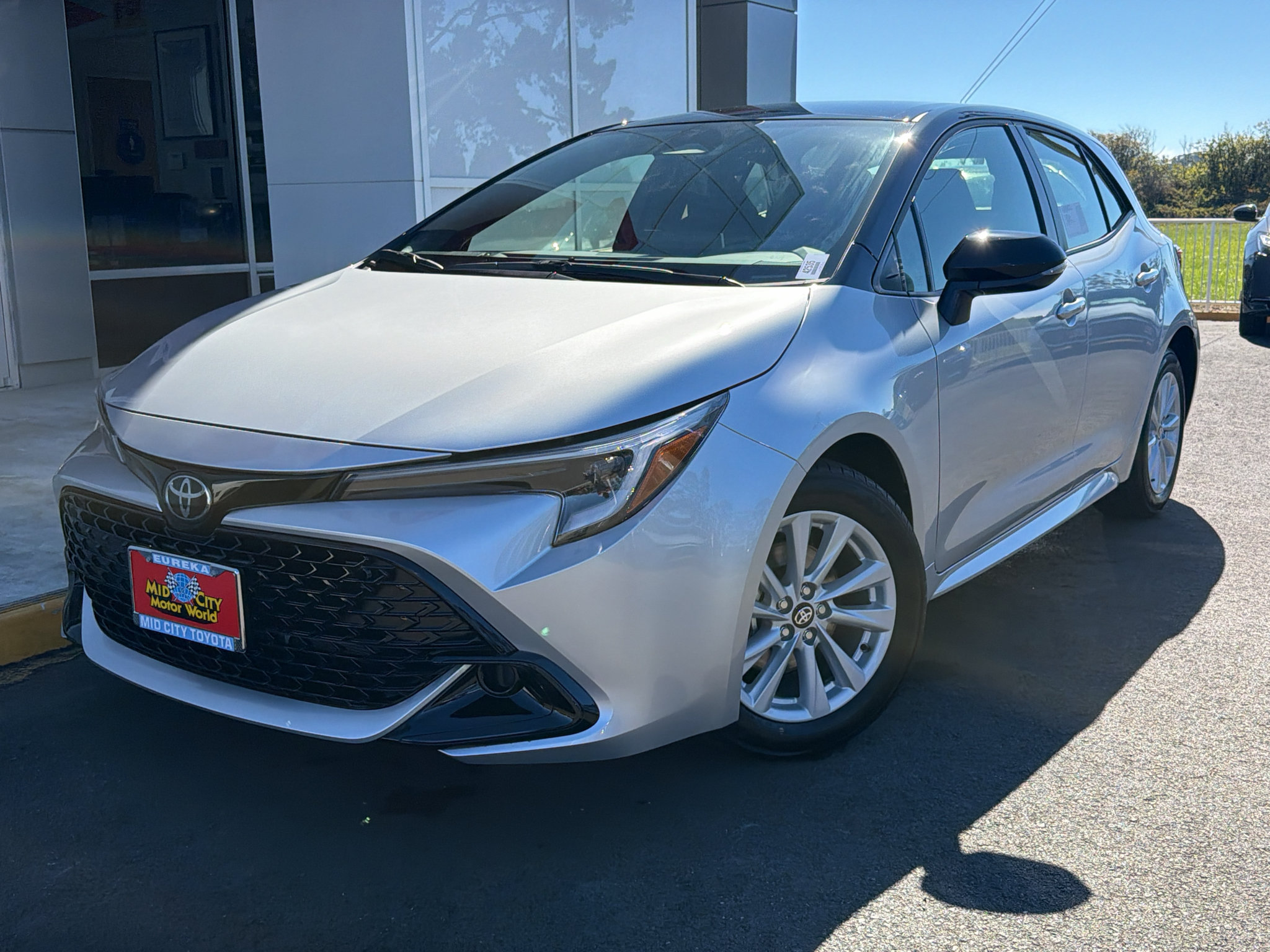 New 2027 Toyota Corolla SE FWD image 2