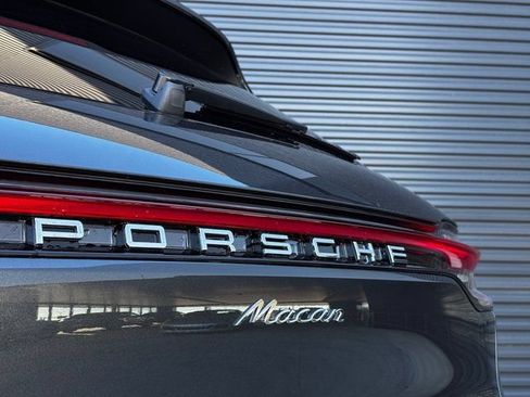 Certified 2026 Porsche Macan AWD/4WD image 27