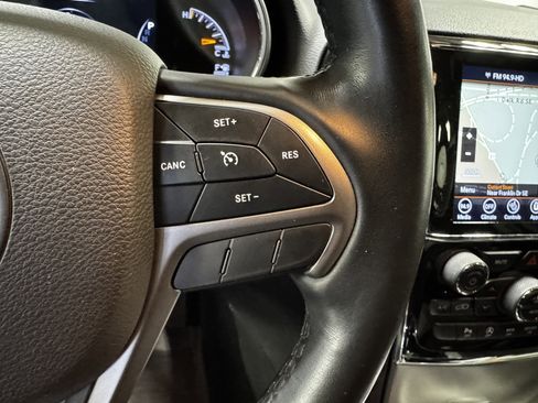 Used 2021 Jeep Grand Cherokee Laredo X image 22