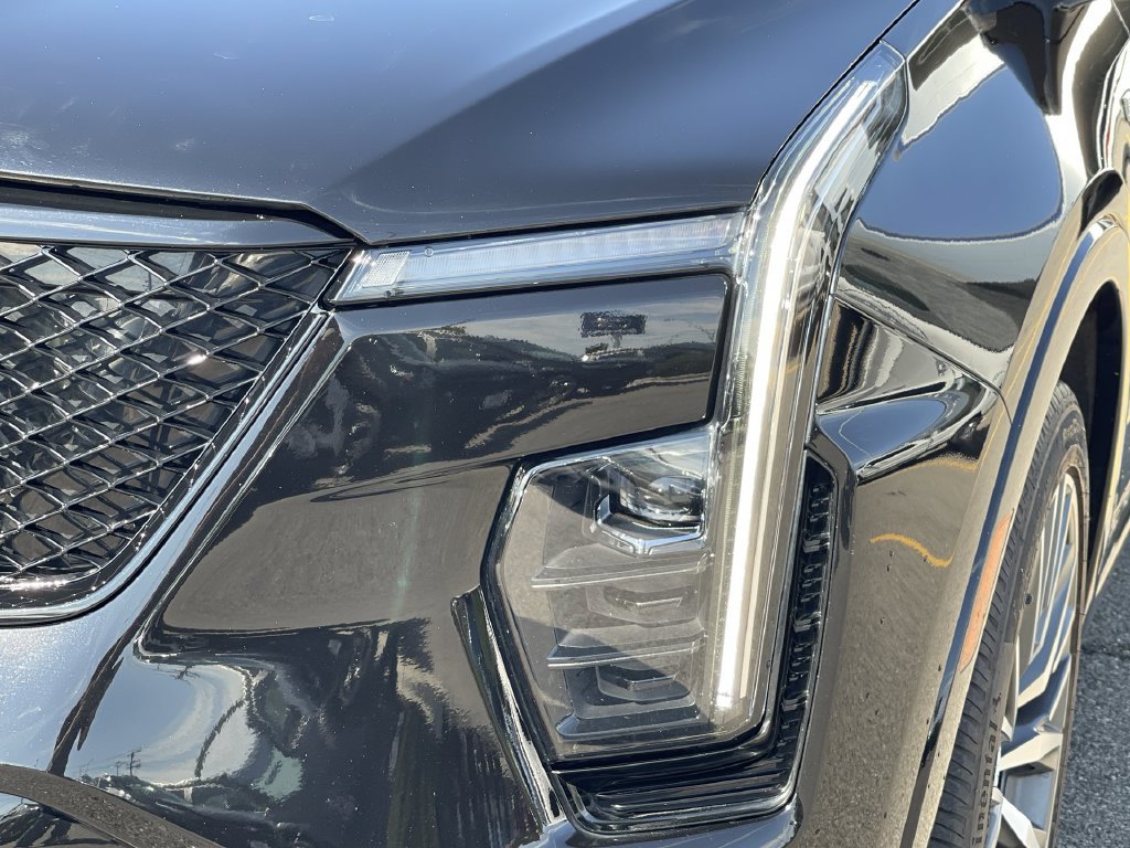Used 2024 Cadillac XT4 Sport AWD/4WD image 17
