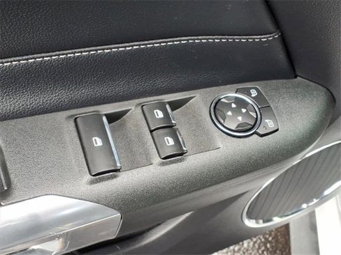 Used 2018 Ford Mustang GT Premium image 17